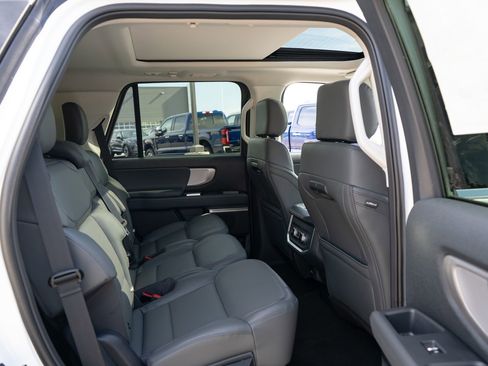 New 2026 Ford Expedition Active image 22