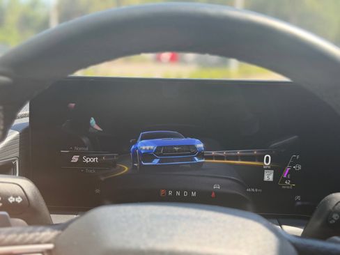 Used 2025 Ford Mustang GT Premium RWD image 21