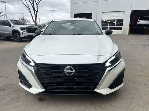 Used 2024 Nissan Altima 2.5 SV image 7