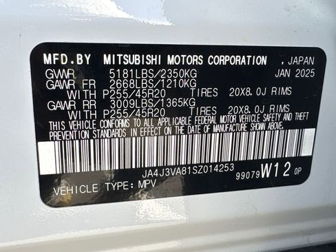 Used 2025 Mitsubishi Outlander SE image 32