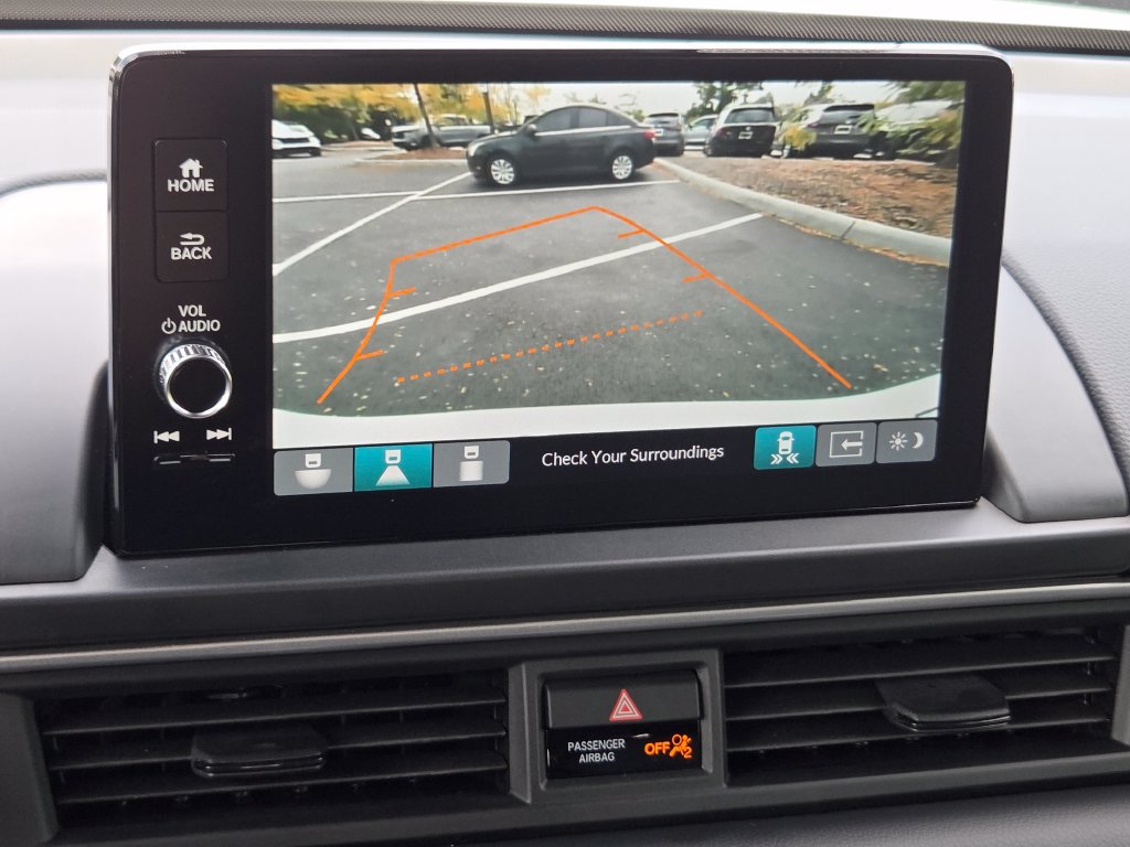 Certified 2025 Honda Pilot Touring image 7