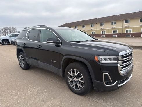 Used 2023 GMC Acadia SLT w/ Preferred Package image 1