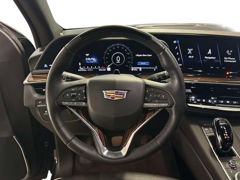 Used 2024 Cadillac Escalade Premium Luxury AWD/4WD image 21