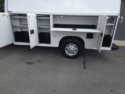 Used 2021 Ford E-350 and Econoline 350 Super Duty w/ Power Windows & Locks Group RWD image 3
