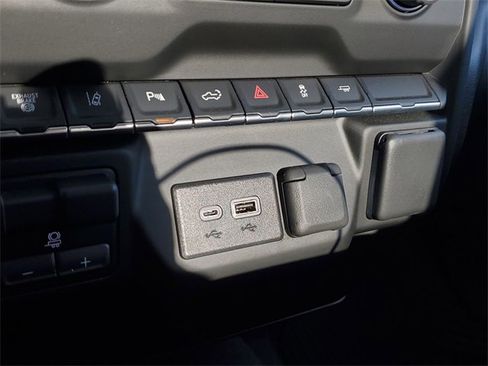 Used 2024 Chevrolet Silverado 2500 Custom w/ Custom Value Package image 26