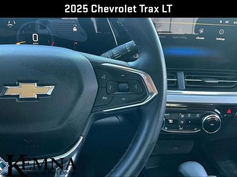 Used 2025 Chevrolet Trax LT w/ Driver Confidence Package FWD image 15