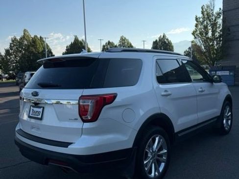 Used 2019 Ford Explorer XLT w/ Equipment Group 202A AWD/4WD image 6