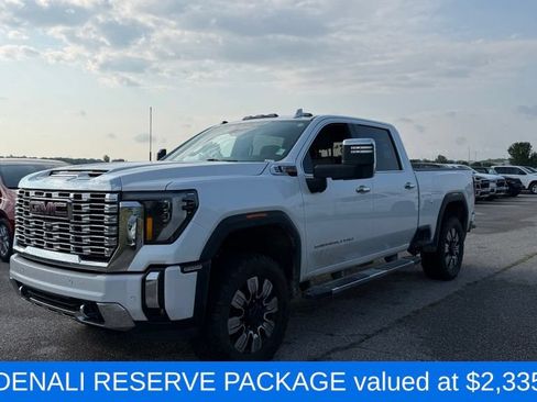Used 2025 GMC Sierra 2500 Denali w/ Denali Reserve Package AWD/4WD image 3
