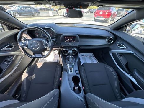 Used 2021 Chevrolet Camaro LT image 21