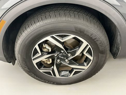Used 2025 Kia Sportage LX AWD/4WD image 11