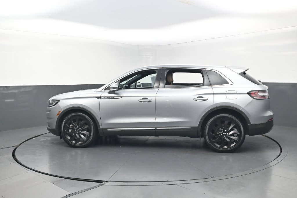 Used 2023 Lincoln Nautilus Reserve w/ Cargo Utility Package AWD/4WD image 7