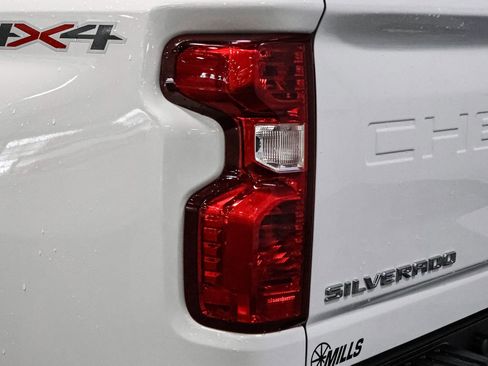 Used 2024 Chevrolet Silverado 3500 LT w/ Convenience Package image 15