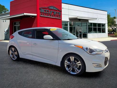 Used 2013 Hyundai Veloster w/ Tech Pkg FWD image 7
