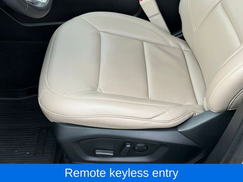 Used 2023 Ford Explorer XLT w/ Equipment Group 202A image 33