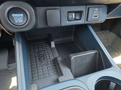 New 2025 Ford Maverick Lobo image 21