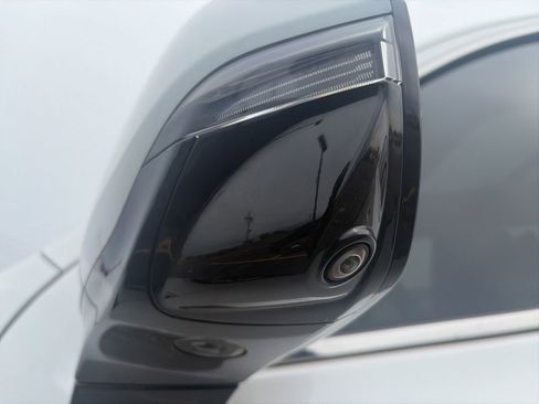 Used 2021 GMC Yukon XL Denali AWD/4WD image 2
