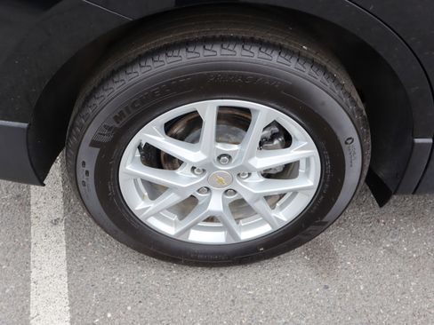 Used 2024 Chevrolet Equinox LT w/ LPO, Floor Liner Package FWD image 38