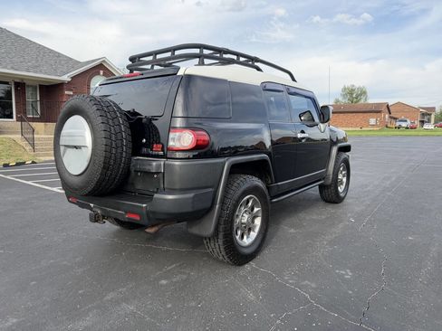 Used 2013 Toyota FJ Cruiser 4WD w/ Convenience Pkg image 6