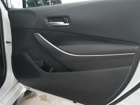 Used 2023 Toyota Corolla SE image 9