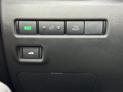 Used 2025 Nissan Sentra SV image 42