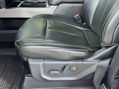 Used 2020 Ford F350 Lariat w/ Chrome Package image 23