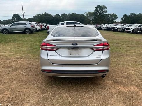 Used 2017 Ford Fusion SE w/ Equipment Group 201A FWD image 7