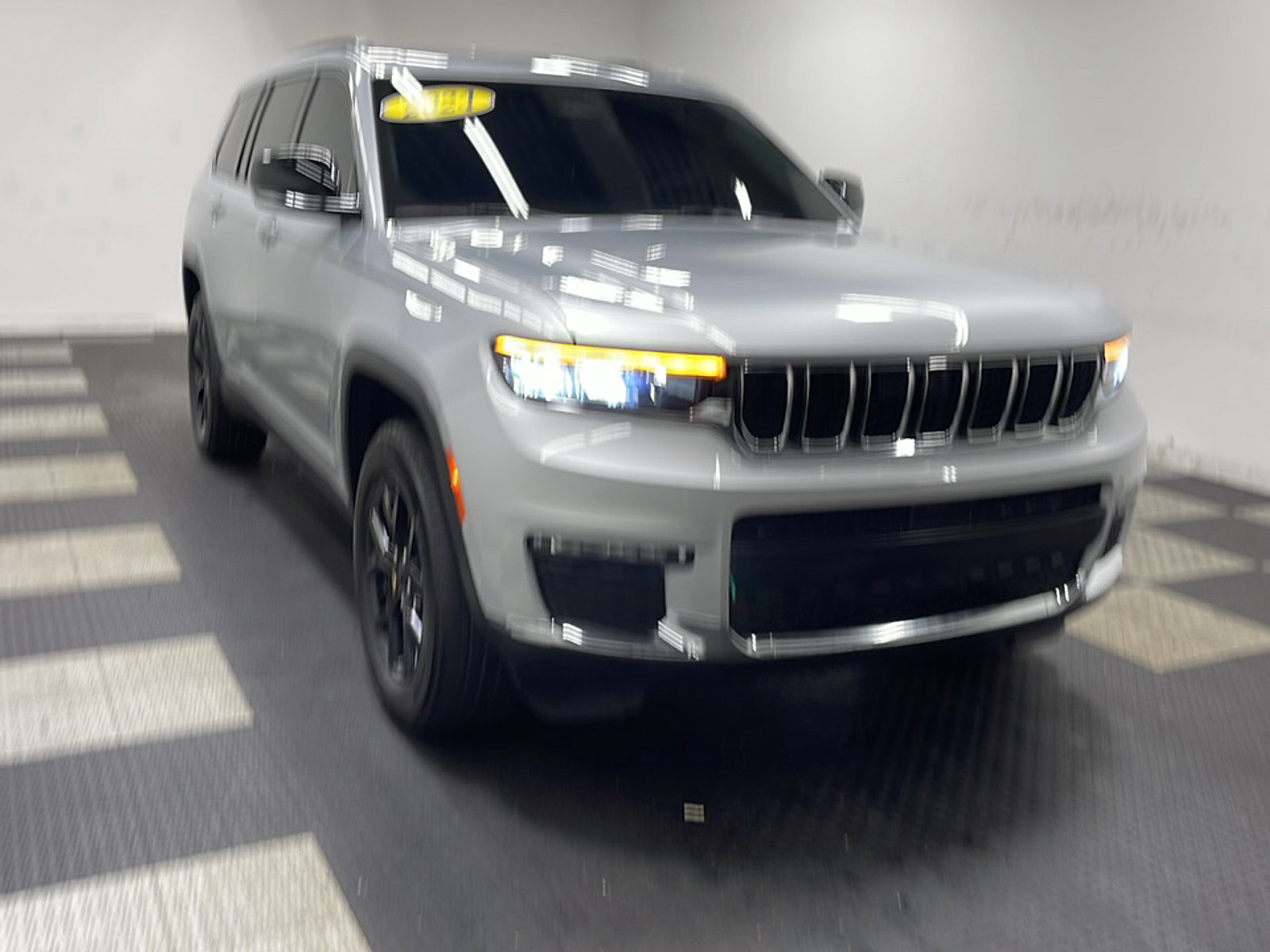 Used 2024 Jeep Grand Cherokee L Limited AWD/4WD image 23