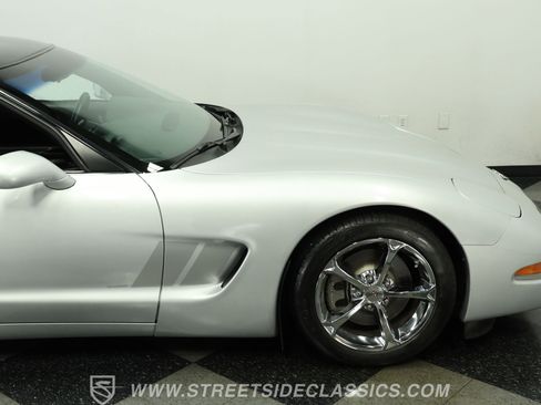 Used 1998 Chevrolet Corvette Coupe w/ Roof Pkg image 28