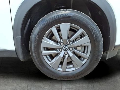 Used 2023 Nissan Pathfinder SV AWD/4WD image 9