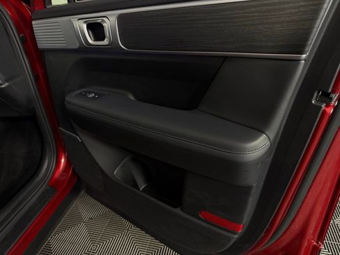 Used 2025 Hyundai Santa Fe Limited image 34