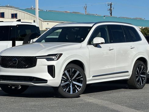 New 2026 Volvo XC90 B6 Core image 1