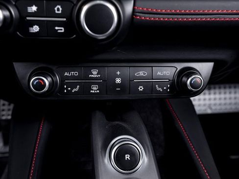 Used 2020 Ferrari Portofino image 46