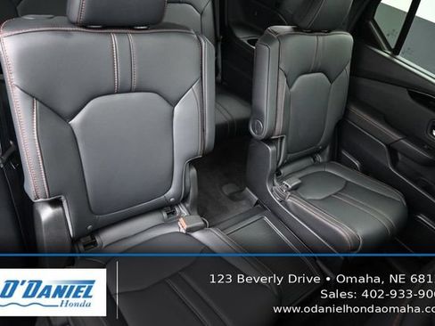 Used 2025 Honda Pilot TrailSport image 44