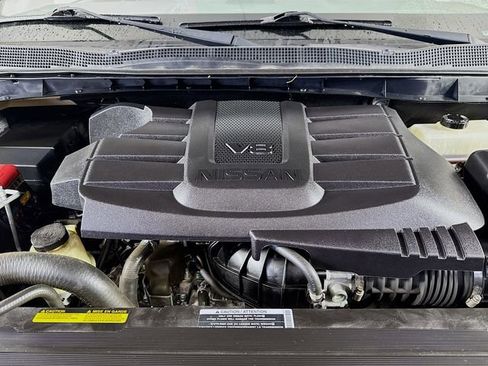 Used 2021 Nissan Titan SV w/ SV Convenience Package image 34