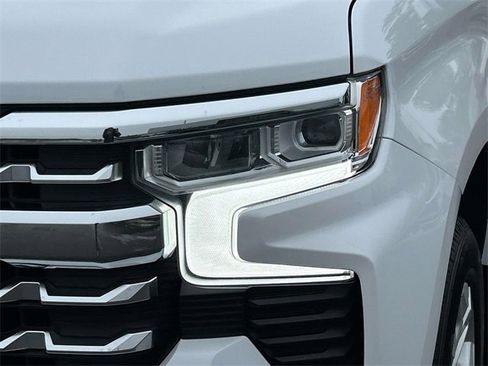 Used 2022 Chevrolet Silverado 1500 LTZ w/ LTZ Premium Package image 11