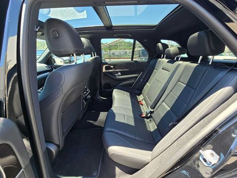 Used 2025 Mercedes-Benz GLE 450e 4MATIC image 17