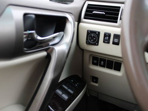 Used 2014 Lexus GX 460 image 25