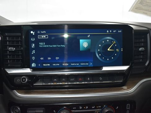 Used 2022 Chevrolet Silverado 1500 LT Trail Boss image 17