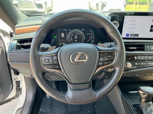 Certified 2025 Lexus ES 300h w/ Premium Package FWD image 13