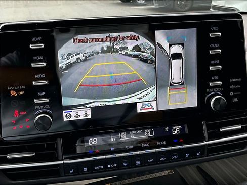 Certified 2024 Toyota Sienna Platinum image 27