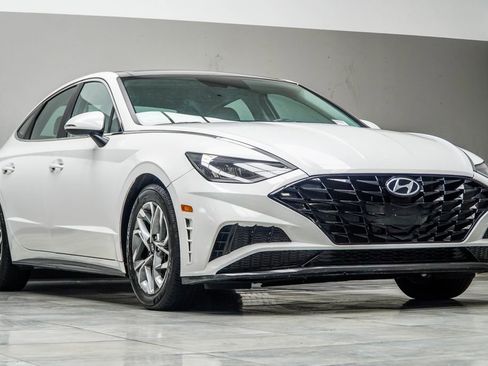 Used 2023 Hyundai Sonata SEL w/ Convenience Package FWD image 4