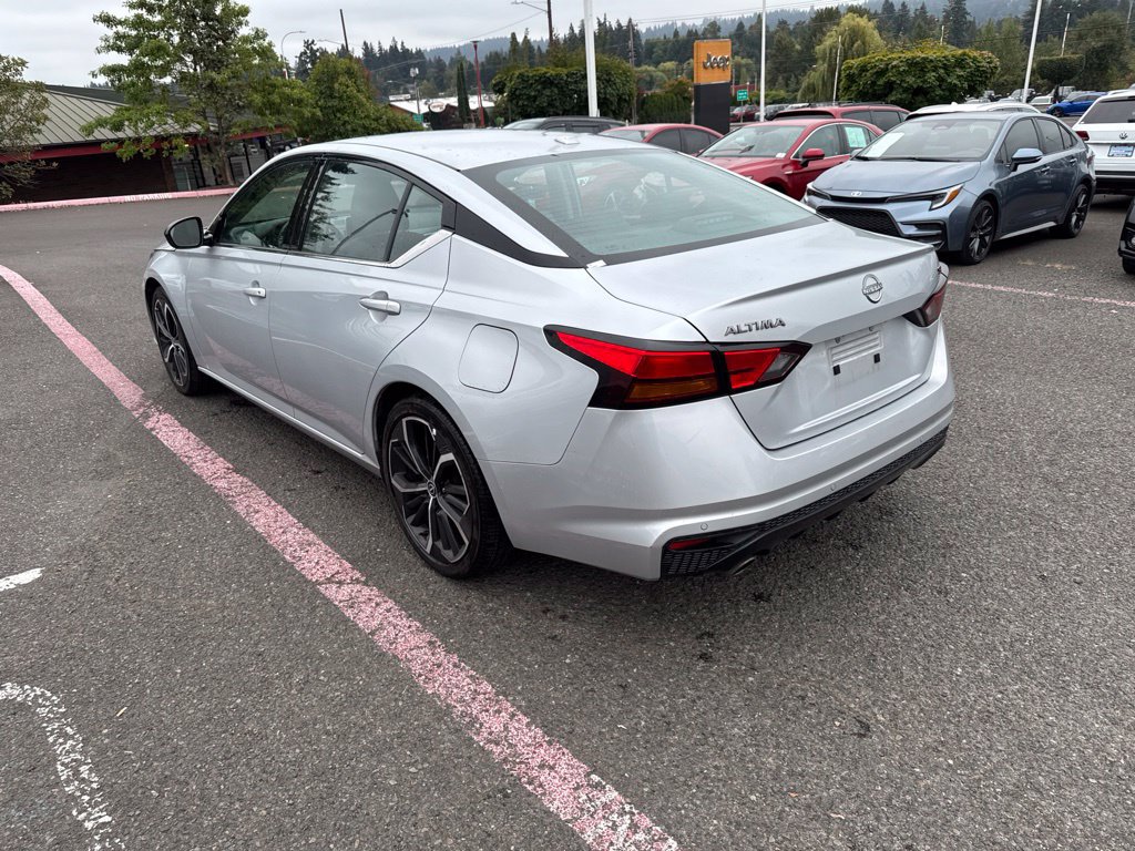 Used 2023 Nissan Altima 2.5 SR FWD image 6