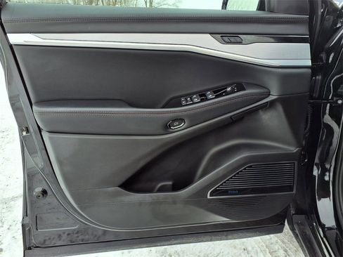 Used 2024 Jeep Wagoneer Launch Edition image 25