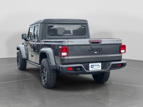 Used 2021 Jeep Gladiator Willys image 4