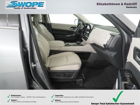 Used 2023 Nissan Pathfinder SL w/ Lighting Package (N92) AWD/4WD image 9
