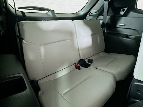 Used 2025 Mitsubishi Outlander SEL image 28