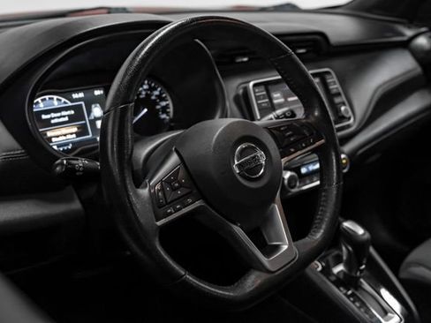 Used 2020 Nissan Kicks SR w/ Exterior Package FWD image 17