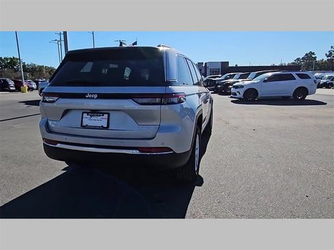 Certified 2025 Jeep Grand Cherokee Laredo X w/ Luxury Tech Group I image 31