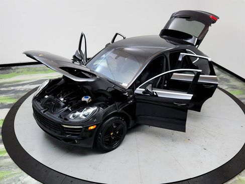 Used 2016 Porsche Macan S image 34