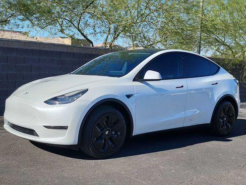 Used 2021 Tesla Model Y Long Range AWD/4WD image 4